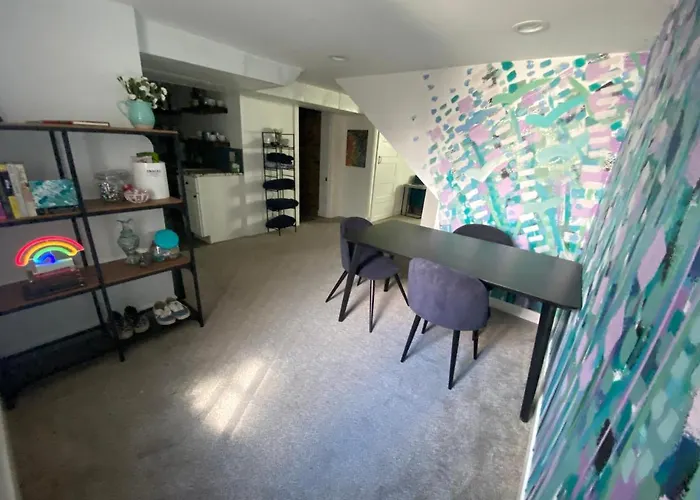 Artsy Platt Park Suite, Quick Mountain Access!
